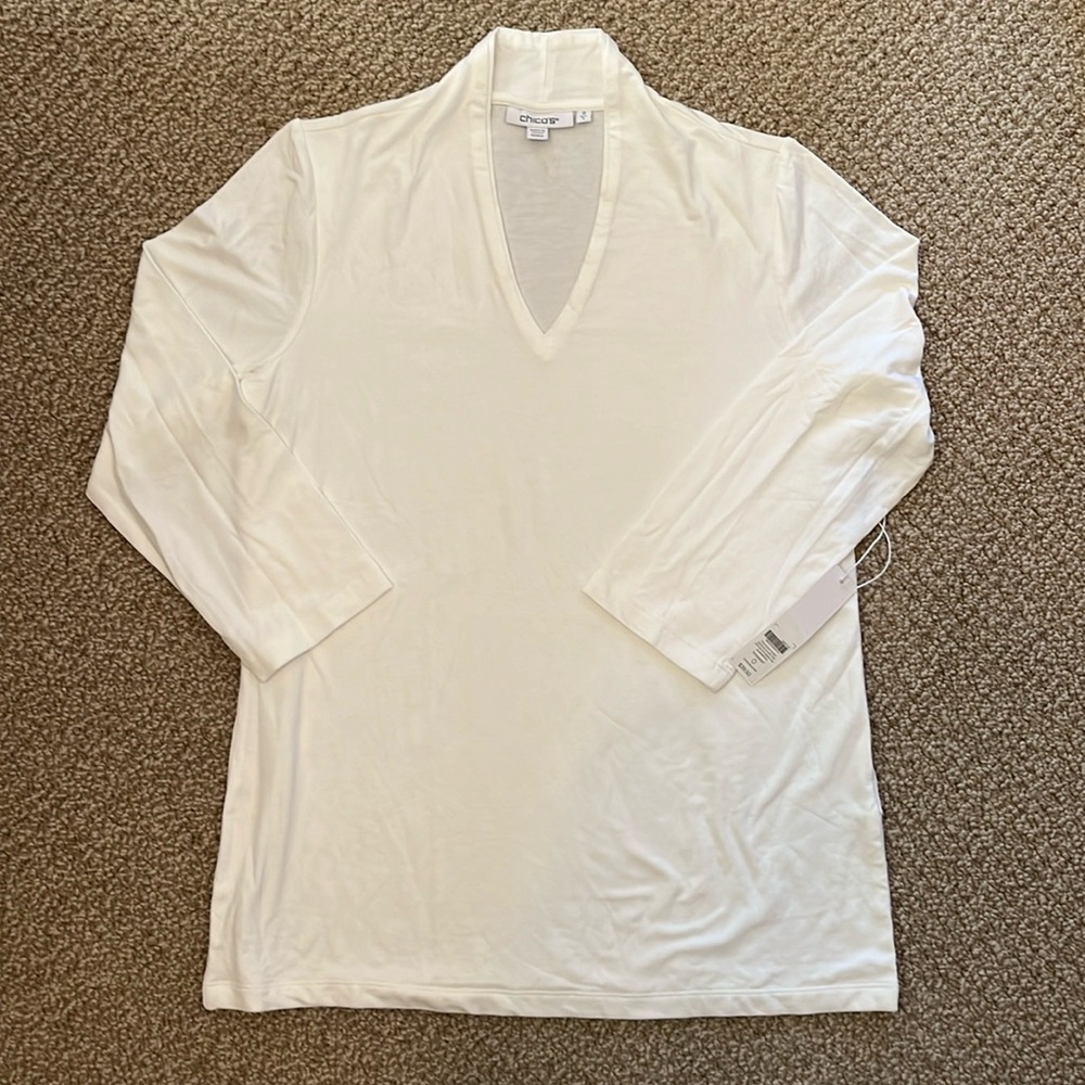 Chico’s Touch of Cool, White v-neck tunic top, Size 0 (women’s 6-8)